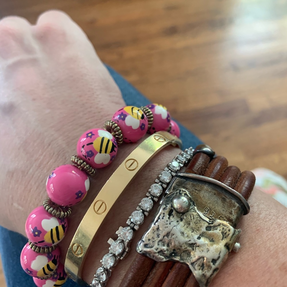 Angela Moore beaded bumble bee 🐝 preppy bracelet
